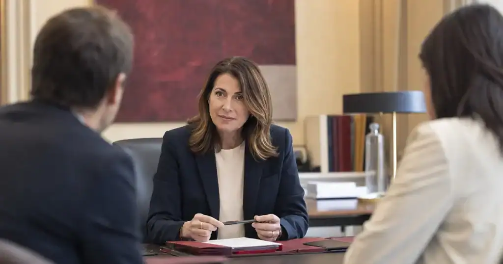 Rupture conventionnelle refusee par l'employeur : un entretien professionnel tendu dans un bureau